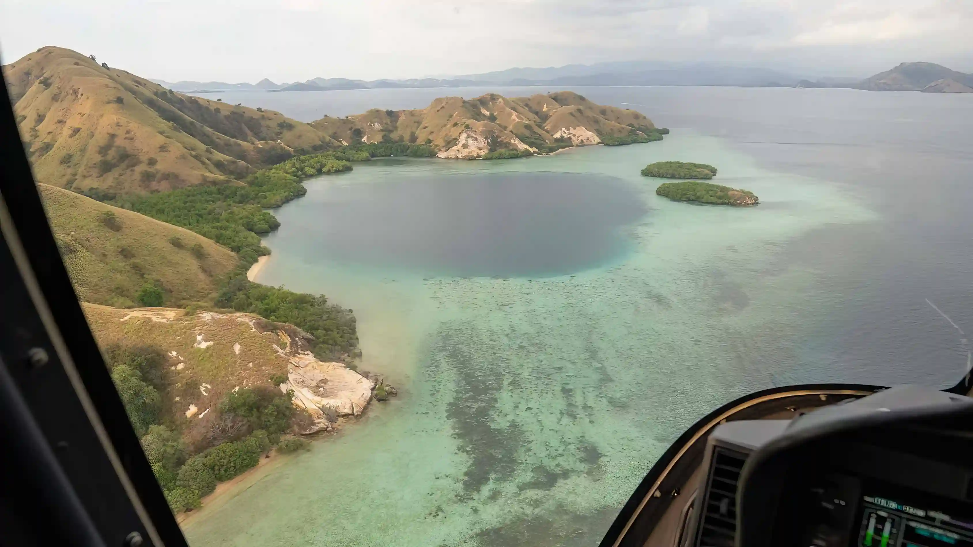 Helicopter Tour Komodo | Helicopter Tour Labuan Bajo | Tour Helicopter Labuan Bajo
