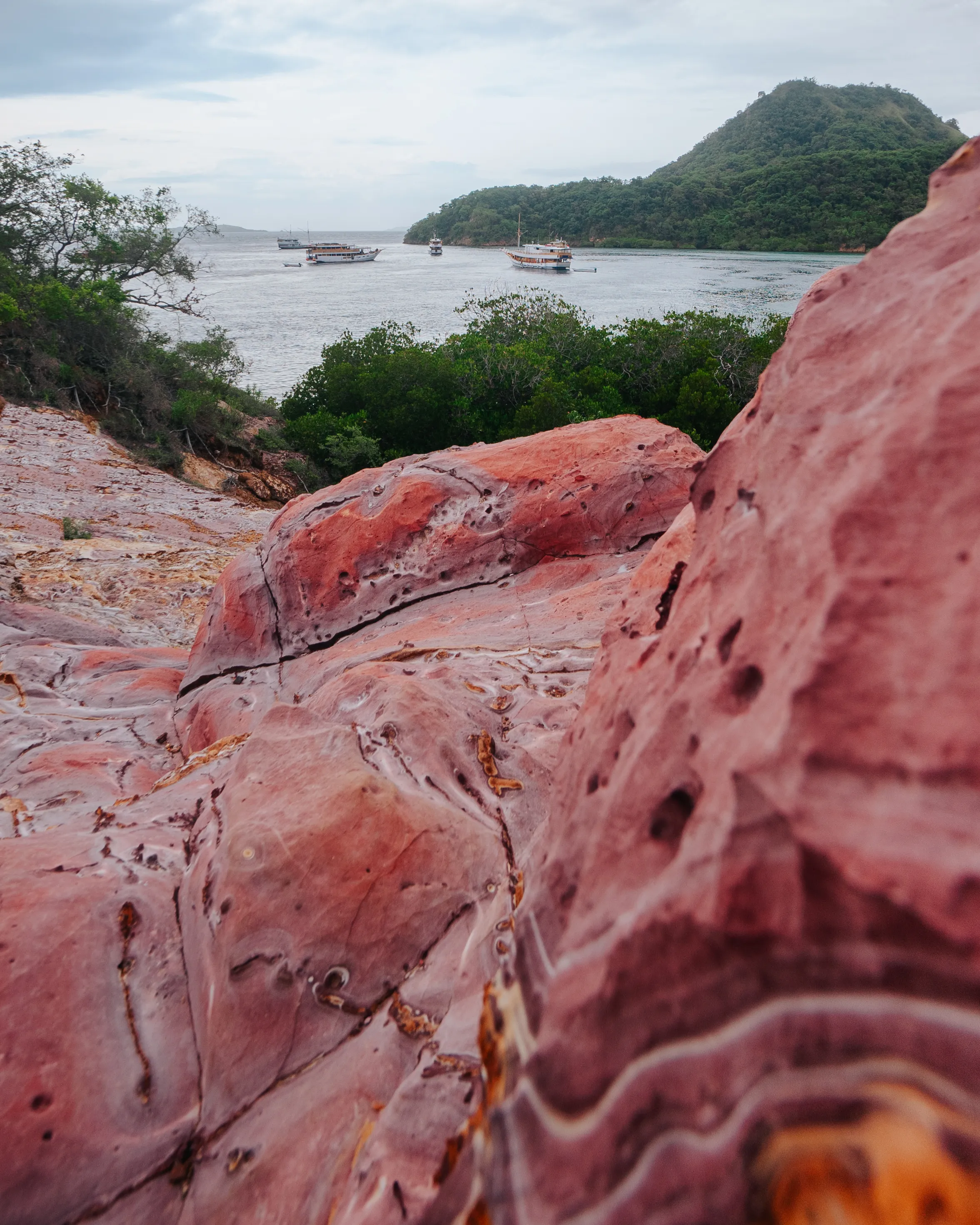 Destinasi Strawberry Rocks | Tour Helikopter Labuan Bajo
