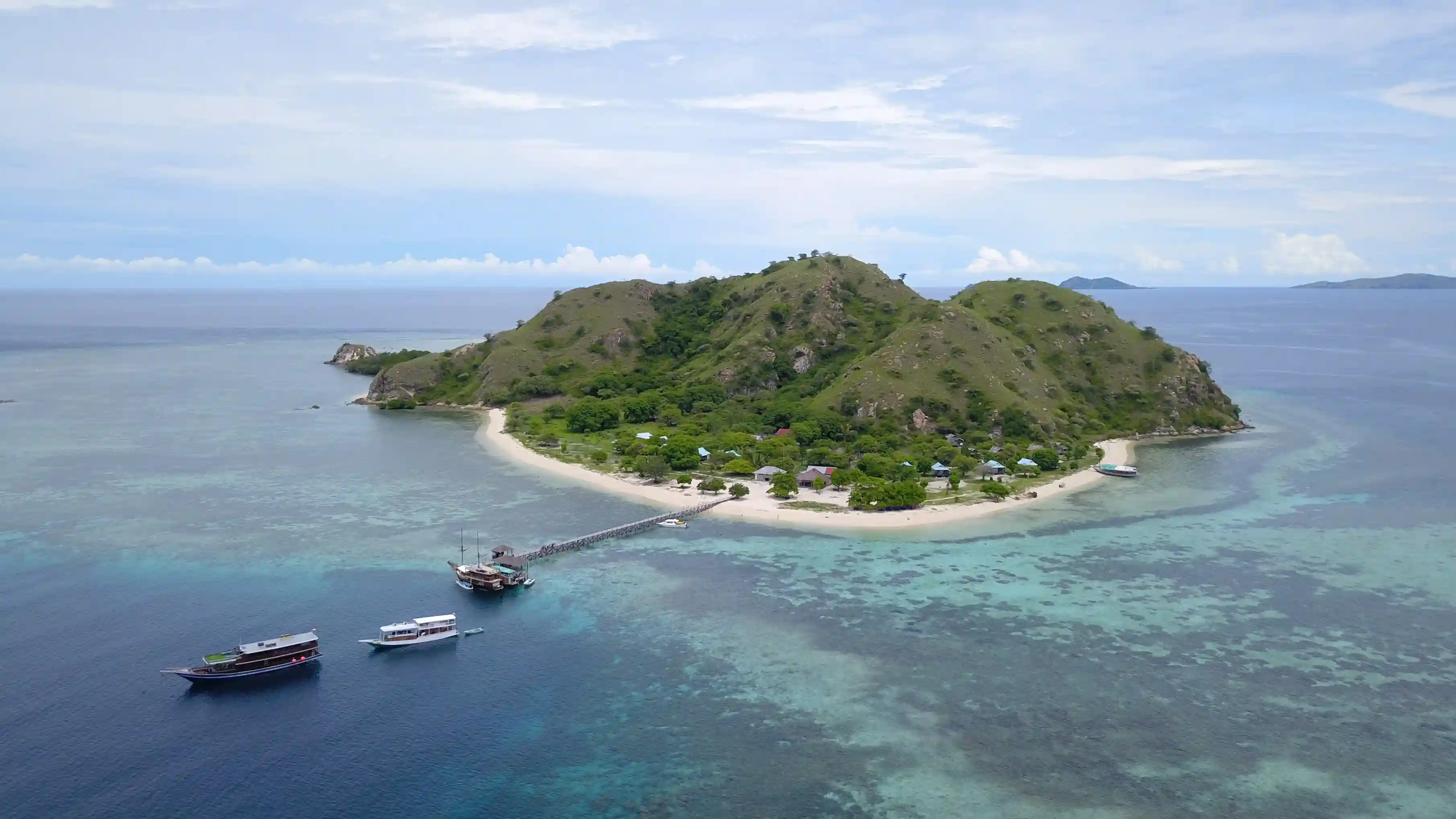 Kanawa Island | Paket Tur Helikopter Labuan Bajo | Tour Helikopter Labuan Bajo